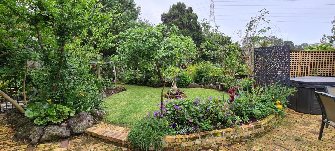Dovecote House Bed & Breakfast Auckland Exterior photo