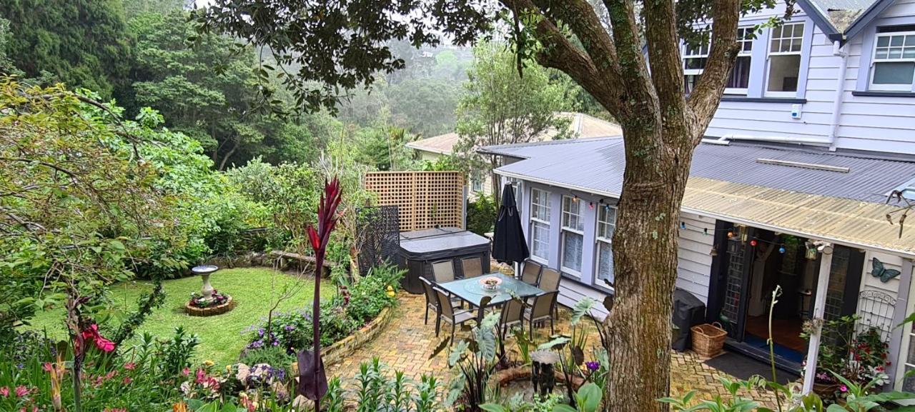 Dovecote House Bed & Breakfast Auckland Exterior photo
