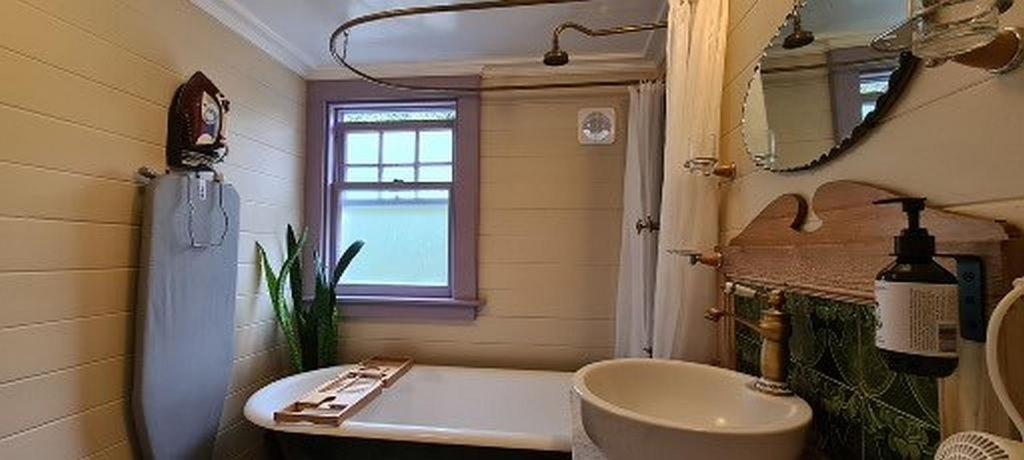 Dovecote House Bed & Breakfast Auckland Exterior photo