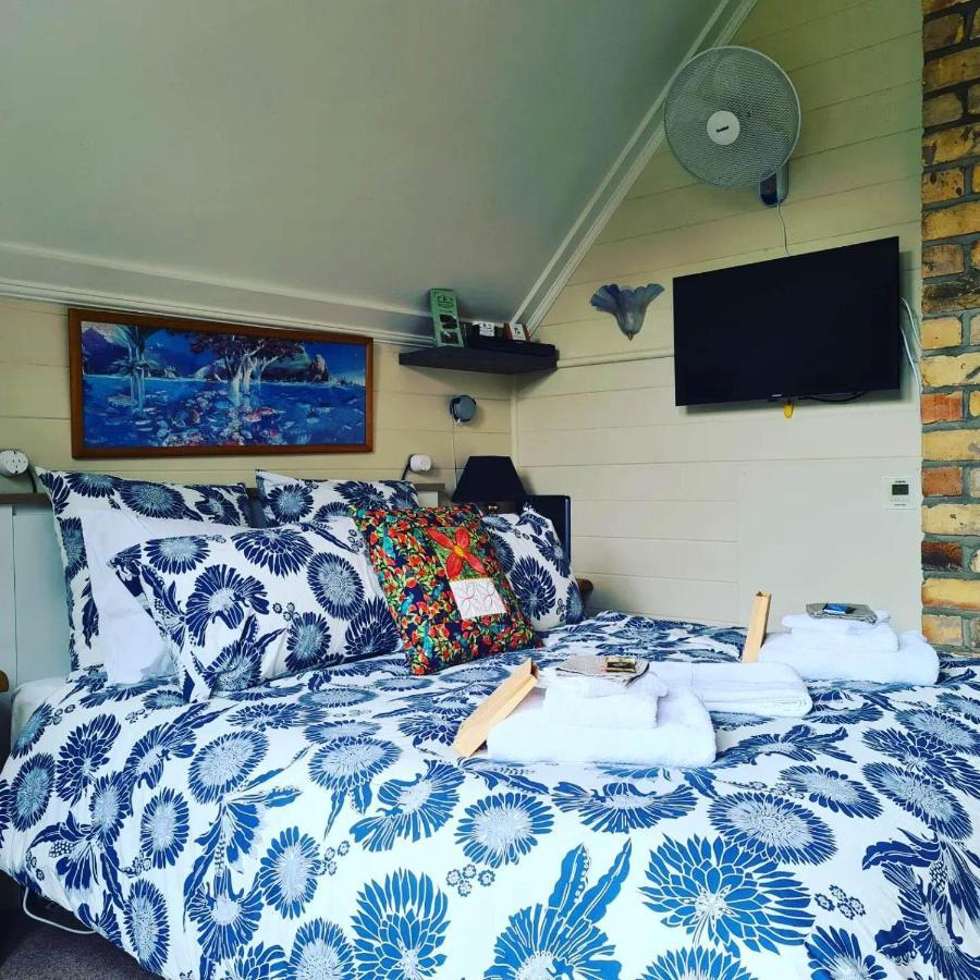 Dovecote House Bed & Breakfast Auckland Exterior photo