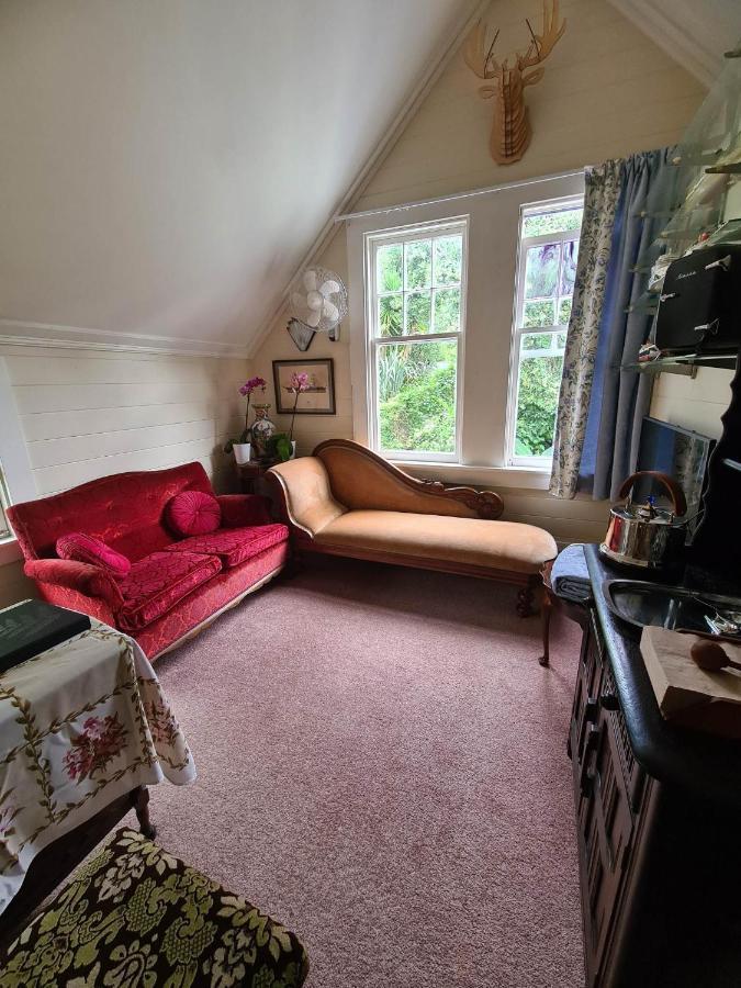Dovecote House Bed & Breakfast Auckland Exterior photo